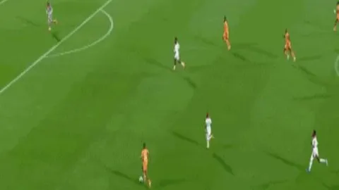 山东男篮：周鹏聚焦外线防守，力夺季后赛资格