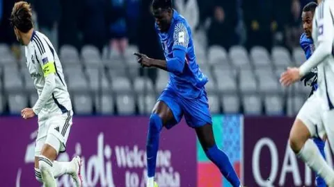 中超新赛季准入考验：国安顺利过关，青岛两队遇挑战与抉择抉择